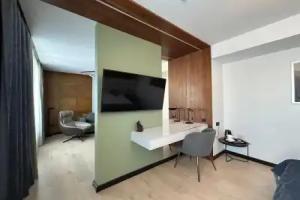 Empire City, Karagandy