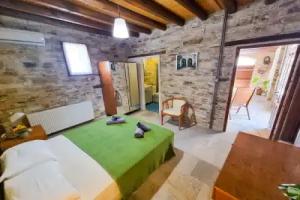 Skarinou's Landhouse Poolside Apartment, Skarinou