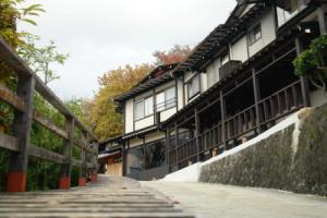 Hida Takayama Futari Shizuka Hakuun, Takayama