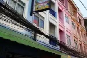 Lee Guesthouse And Massage, Patong