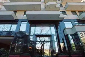Grand Hotel & Spa, Tirana