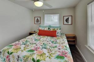 Coral Cottage by Miss Kitty’s, Rockport