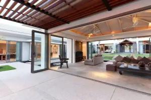 Inasia Beach Villa by Elite Havens, Lipa Noi