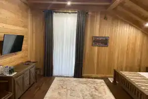Le Chalet Mont, Chorvoq