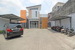 RedDoorz near Hartono Mall 3 Guest house, Yogyakarta