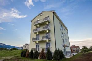 Bristol Apartments, Igalo