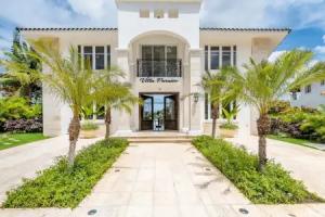 Huge Villa for Large Groups in Bavaro Cocotal - Up to 16 People With Pool Jacuzzi Chef Maid, Punta Cana