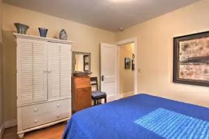 Central House w/ Updated Interior & Yard!, Eugene