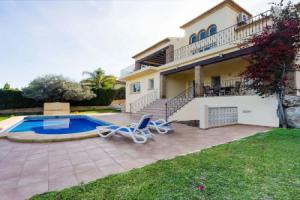 Lavish Villa 8pp in With Private Swimming Pool, Javea