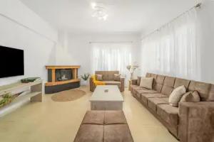 Maela Luxury Suite Apartments, Malia