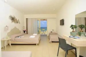 Maravel Star Art Hotel - Marvelous Sea View Room 4 People, 1 Minute From Beach, Adelianos Kampos