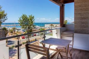 Room in Guest Room - Private Room With Beautiful sea View, Marbella