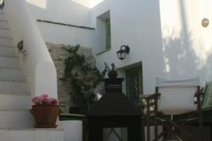 Matsas Mansions Apartments, Folegandros Town