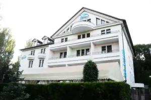 Hotel Chayka, Mariupol