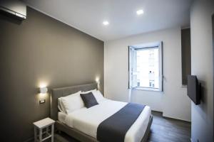 GB Central Station Napoli, Naples