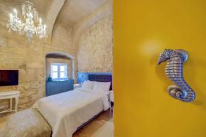 Room-ta Karmenu - An 800 Year old Modern, Mdina