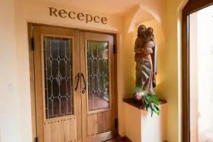 Hotel Selsky Dvur - Bohemian Village Courtyard, Prague
