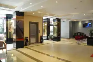 Juli Hotel (Juhua Village Airport Bus Stop), Kunming