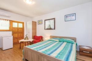Awesome Home in Pinezici With Wifi and 0 Bedrooms, Scherbe