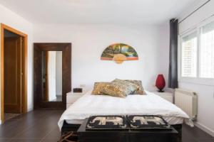Sunny Apartment 3 Blocks to the Beach, Castelldefels