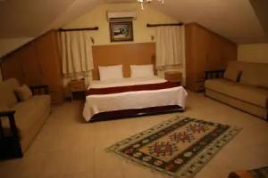 Hotel Dalos, Goecek