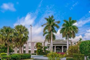 La Quinta Inn & Suites by Wyndham Downtown, Naples