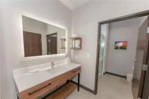 Hampton Inn & Suites Hwy 183, Irving