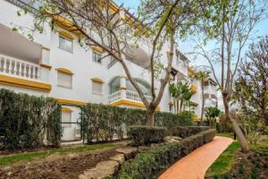 Dama de Noche - 4BR Garden Apartment in Puerto Banus, Marbella