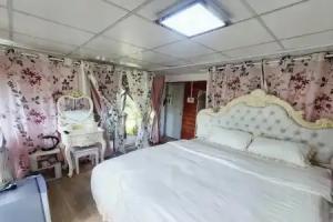 Merlin Hut & Farm, Kanchanaburi City