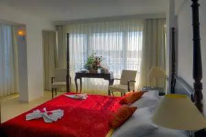 Ada Beach Hotel, Karavas