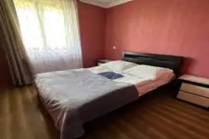 Crystal Kazbegi, Kazbegi