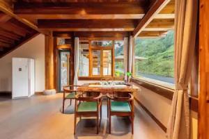 Home away from home Tourist base, Zhangjiajie