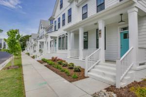 Gorgeous New Modern Farmhouse-style Townhouse Just Blocks From the Oceanfront, Virginia Beach