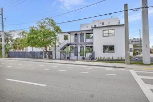 2922 Banyan Units Apartments, Fort Lauderdale