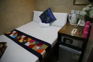 Sandhu guest house, Hong Kong