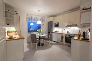 Modern design w/balcony, free parking,WiFi & A/C Mini-hotel, Lappeenranta