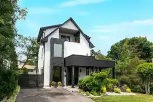 Luxury Clarendon 4-BR Homestay - McVeigh, Arlington
