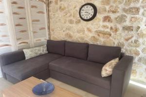 Christie's Luxury Suites, Sivota