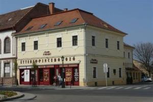 Gyula Panzio Hotel, Gyula