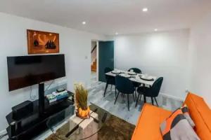 Sale 2-bedroom Apt - Sleeps 5 - Free Parking, Manchester