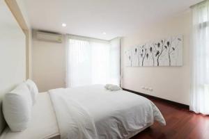 3 Bedroom Private Villa with Pool V18 in Pattaya, Ban Pong