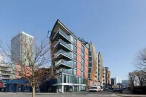 Marlin Apartments Canary Wharf, London