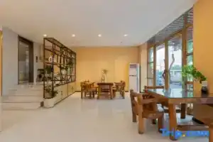 Haikou Rainbow Hotel (High-speed Railway East Station Branch), Haikou