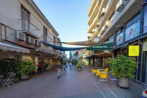 75 Prokymea- Steps From the Sea, Downtown, Balcony Hotel, Limassol