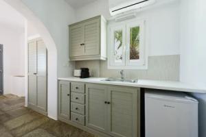 Phaedrus Living Paros Cycladic 4 Apartments, Logaras