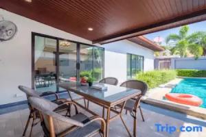 Majestic 3BDR pool villa Mayfair, Jomtien Beach