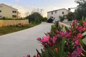 Ljilja - 250 m From Blue Flag Beach - A1 Hotel, Donje Petrcane
