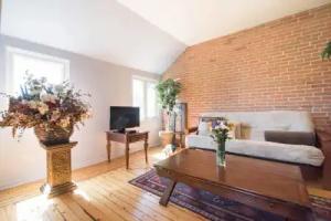 LM Stays - 142 James Street Loft Apartments, Ottawa