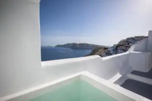 Three Domes - an Iconic Collection Apartments, Oia