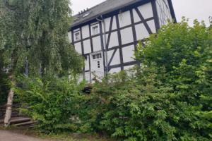 Neu Gemütliche mit 3 Ferienwohnungen "Max " , " Leonore " und "Beatrice" Cottage, Hallenberg
